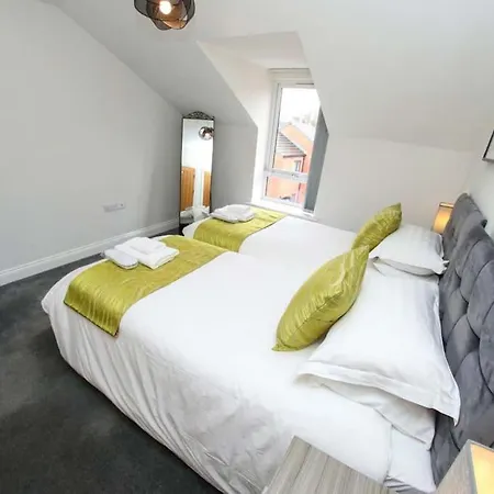 Luxe Living Guest House-Sleeps 6-Private Parking-Free Wifi-Beach-City Swansea Exterior photo