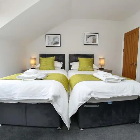 Luxe Living Guest House-Sleeps 6-Private Parking-Free Wifi-Beach-City Swansea Exterior photo