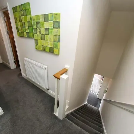 Luxe Living Guest House-Sleeps 6-Private Parking-Free Wifi-Beach-City Swansea Exterior photo