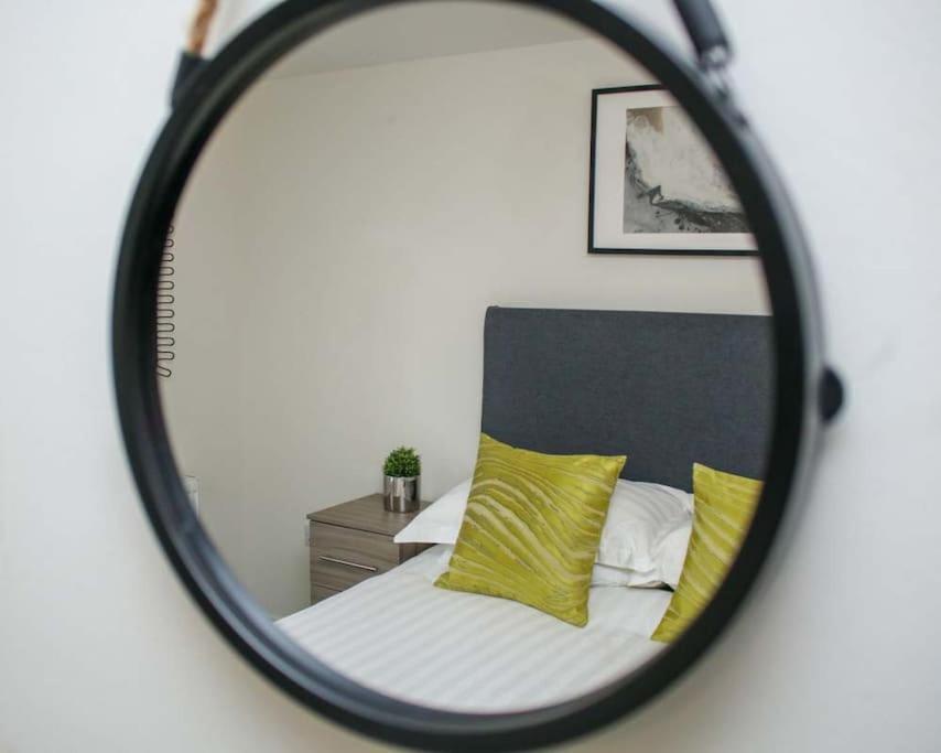 Luxe Living Guest House-sleeps 6-private Parking-free Wifi-beach-city Holiday home Swansea